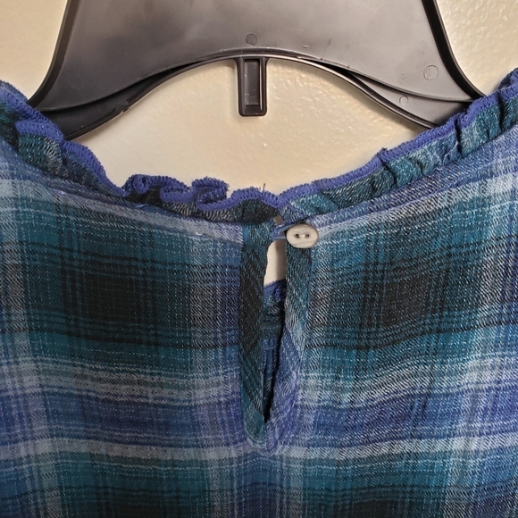 Beach lunch lounge Lori check flutter sleeve top. Women's Small. - Picture 7 of 8